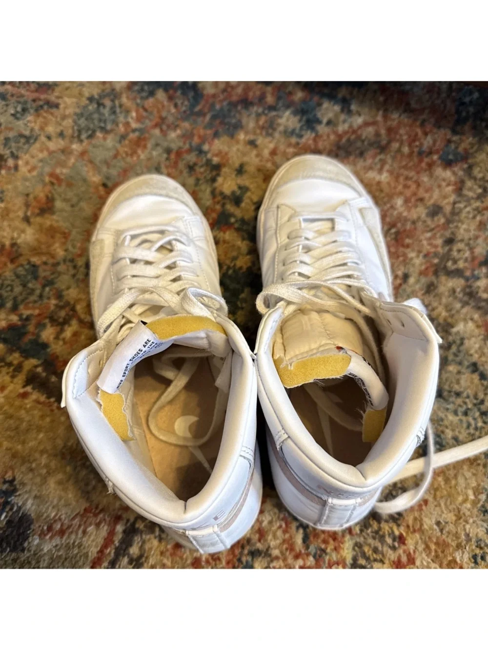 Nike women’s white
